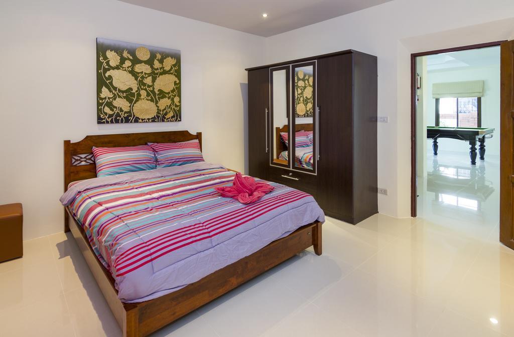 Ratana Villa - Pattaya Holiday House Walking Street 7 Bedrooms Exterior photo