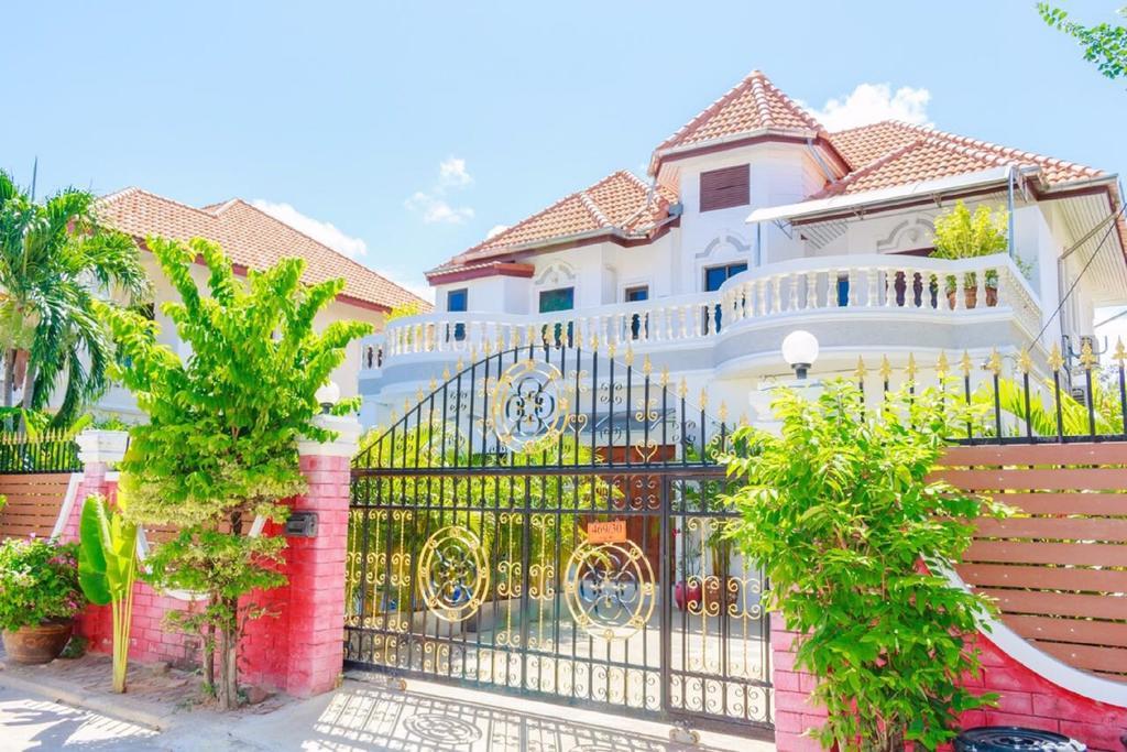 Ratana Villa - Pattaya Holiday House Walking Street 7 Bedrooms Exterior photo