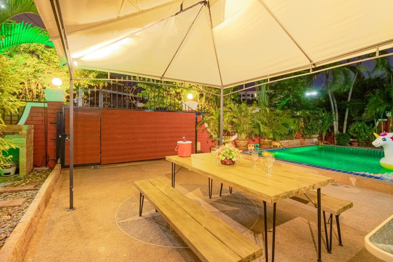 Ratana Villa - Pattaya Holiday House Walking Street 7 Bedrooms Exterior photo